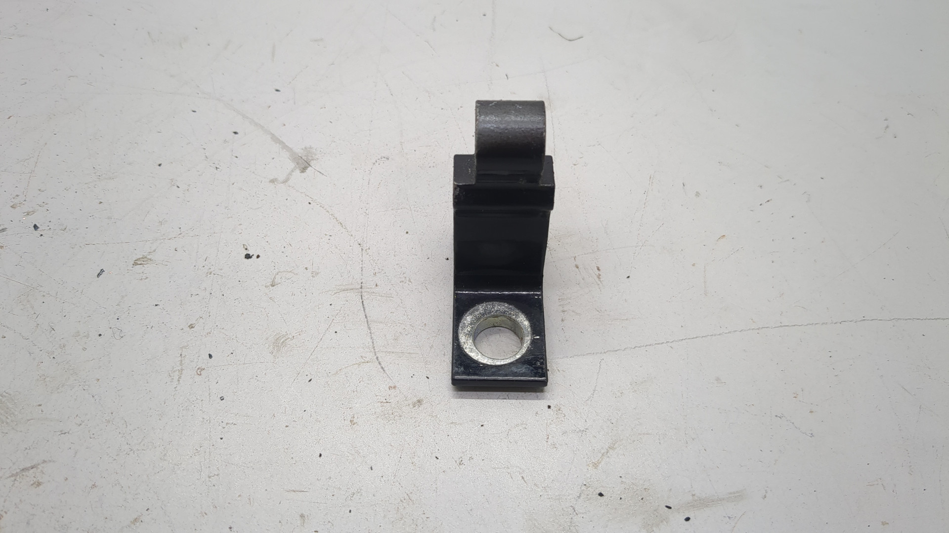 Петля двери задней