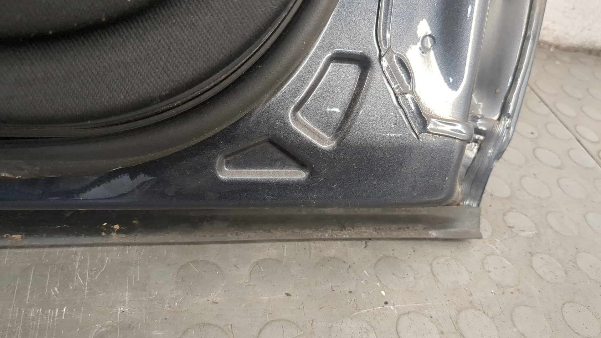 Дверь передняя левая