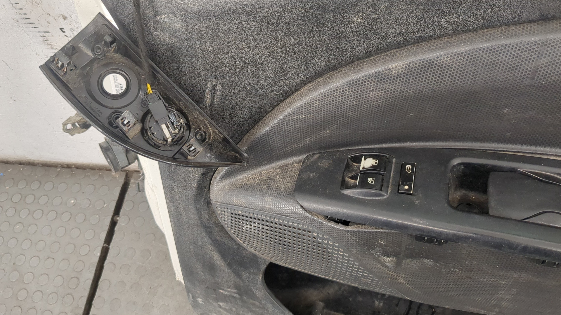 Дверь передняя правая