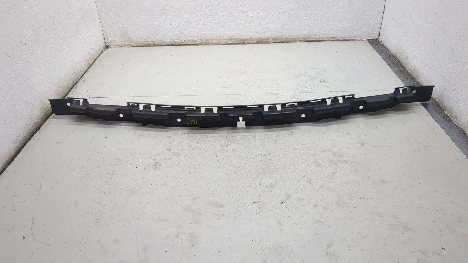 Кронштейн заднего бампера