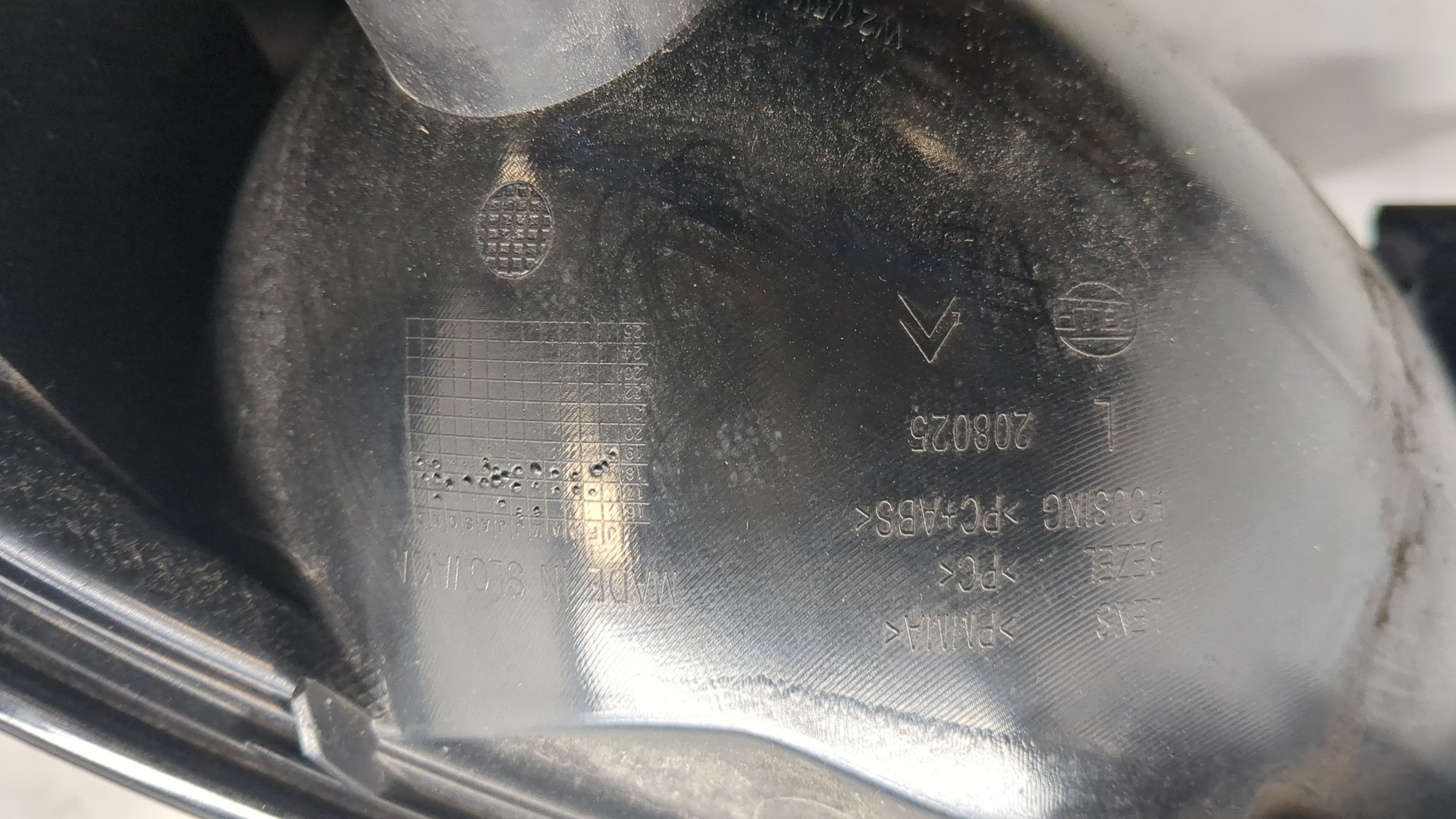 Фонарь задний левый