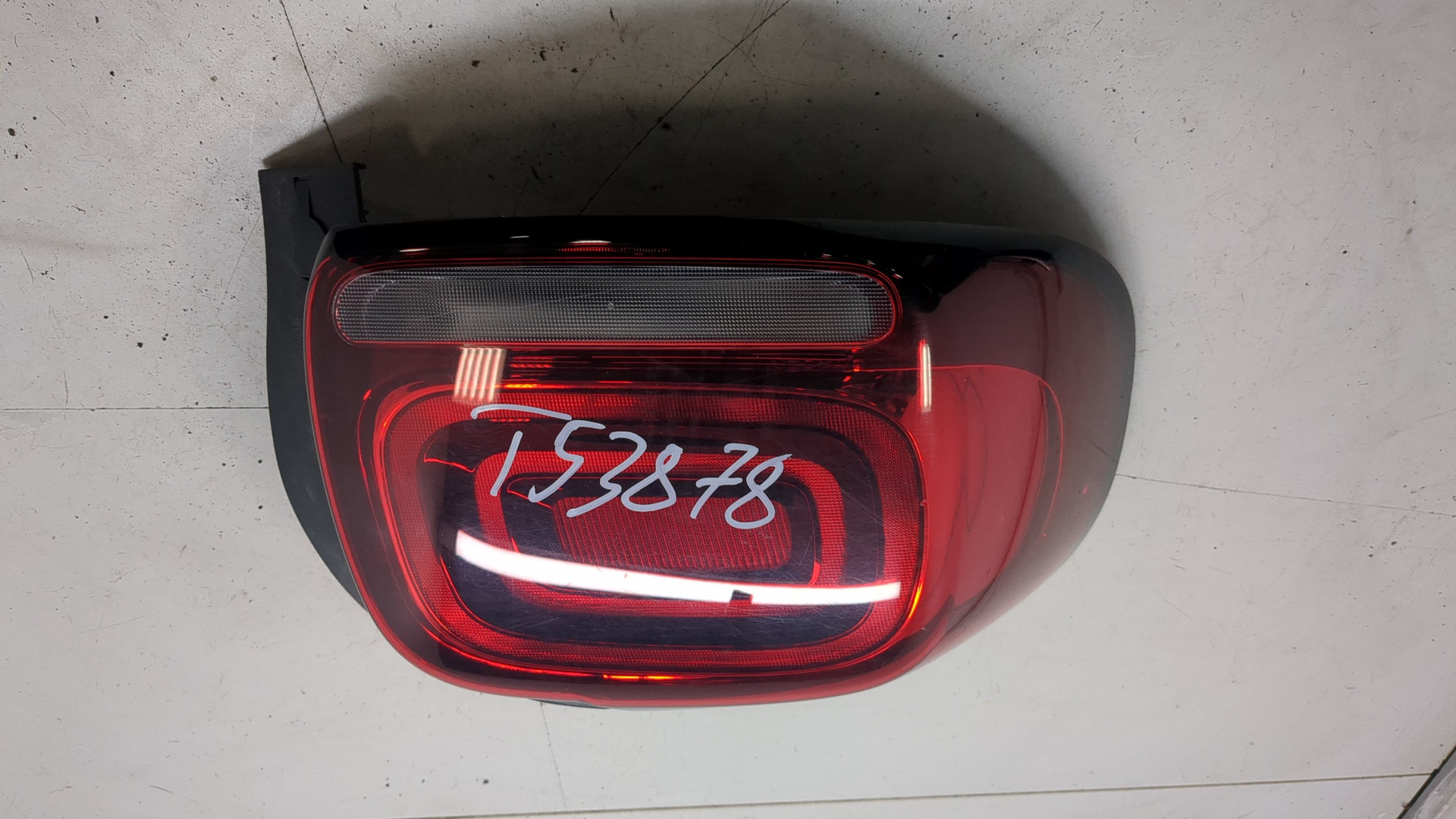 Фонарь задний левый