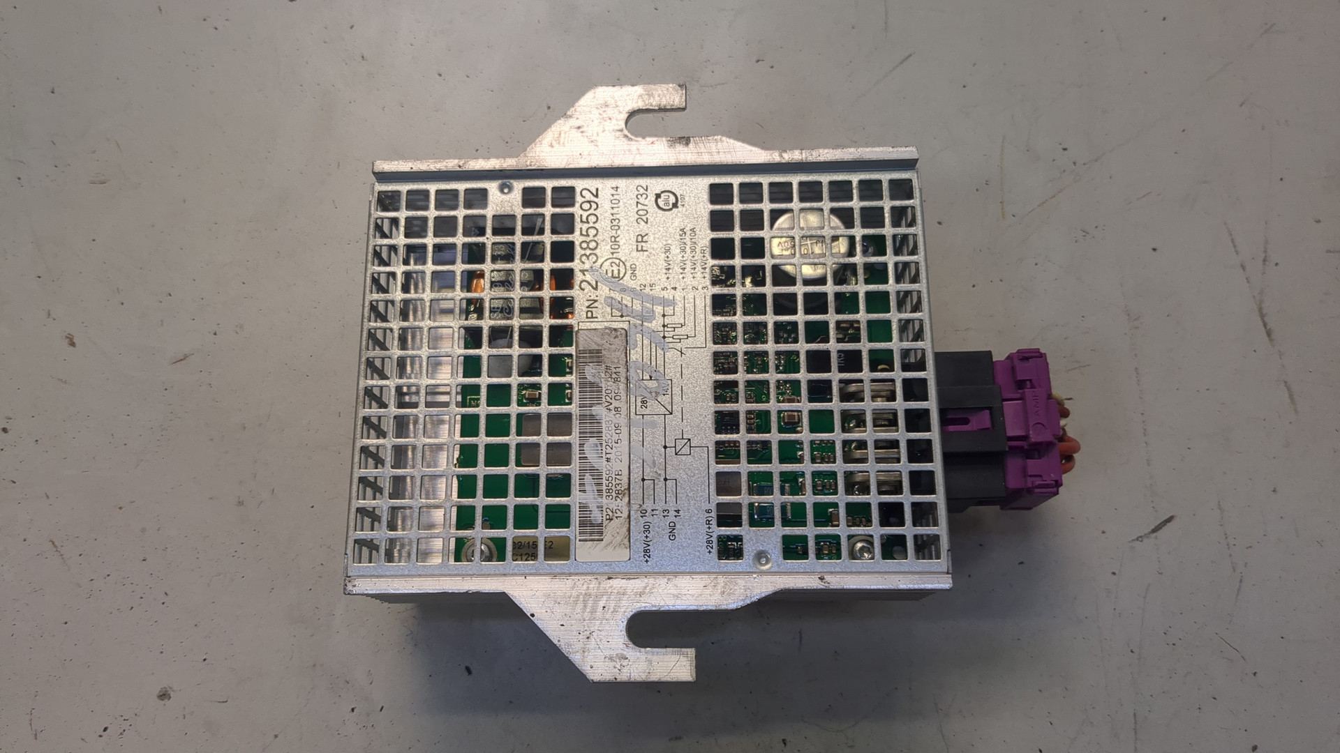 Преобразователь напряжения (адаптер)