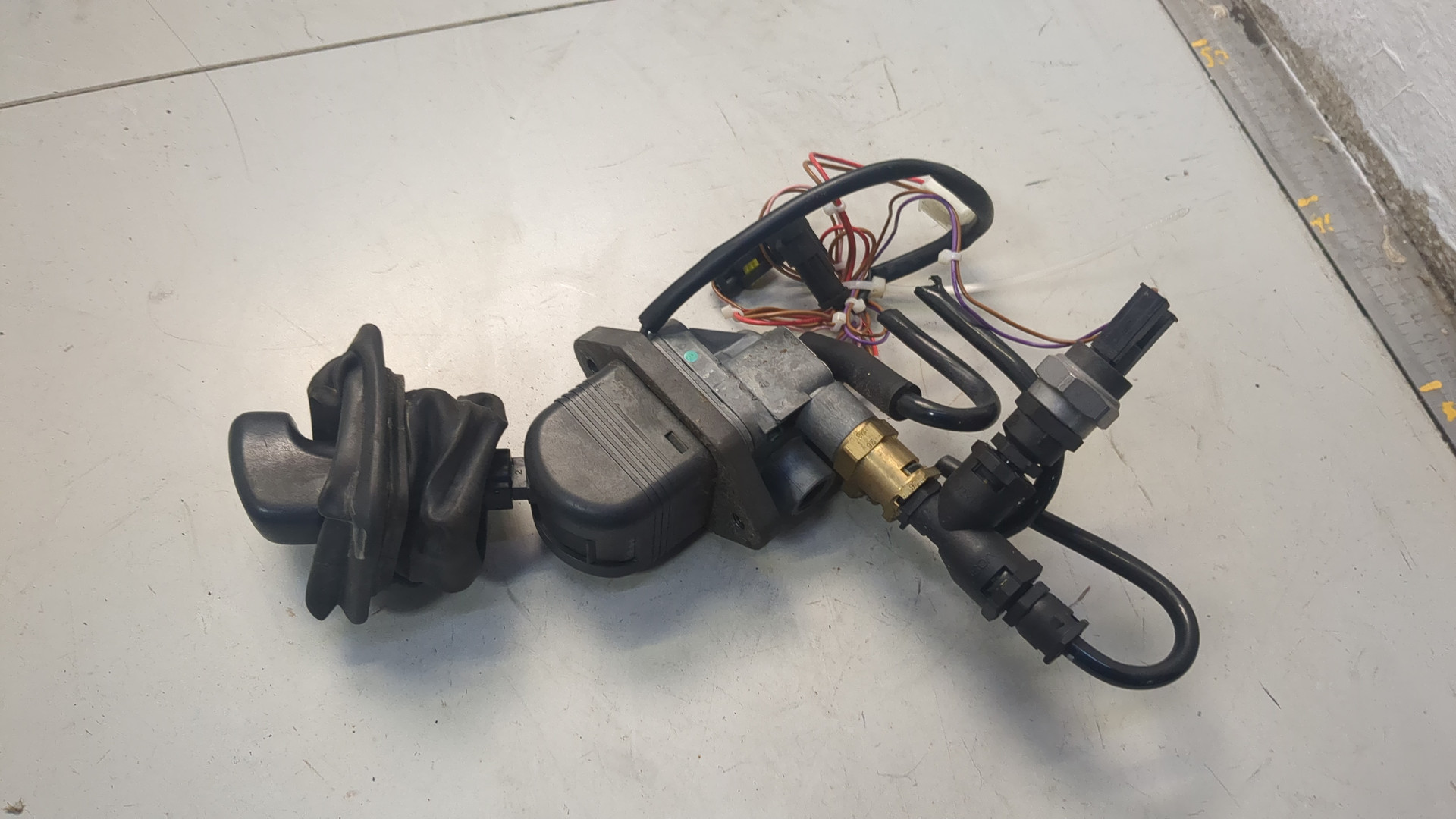 Рычаг стояночного тормоза