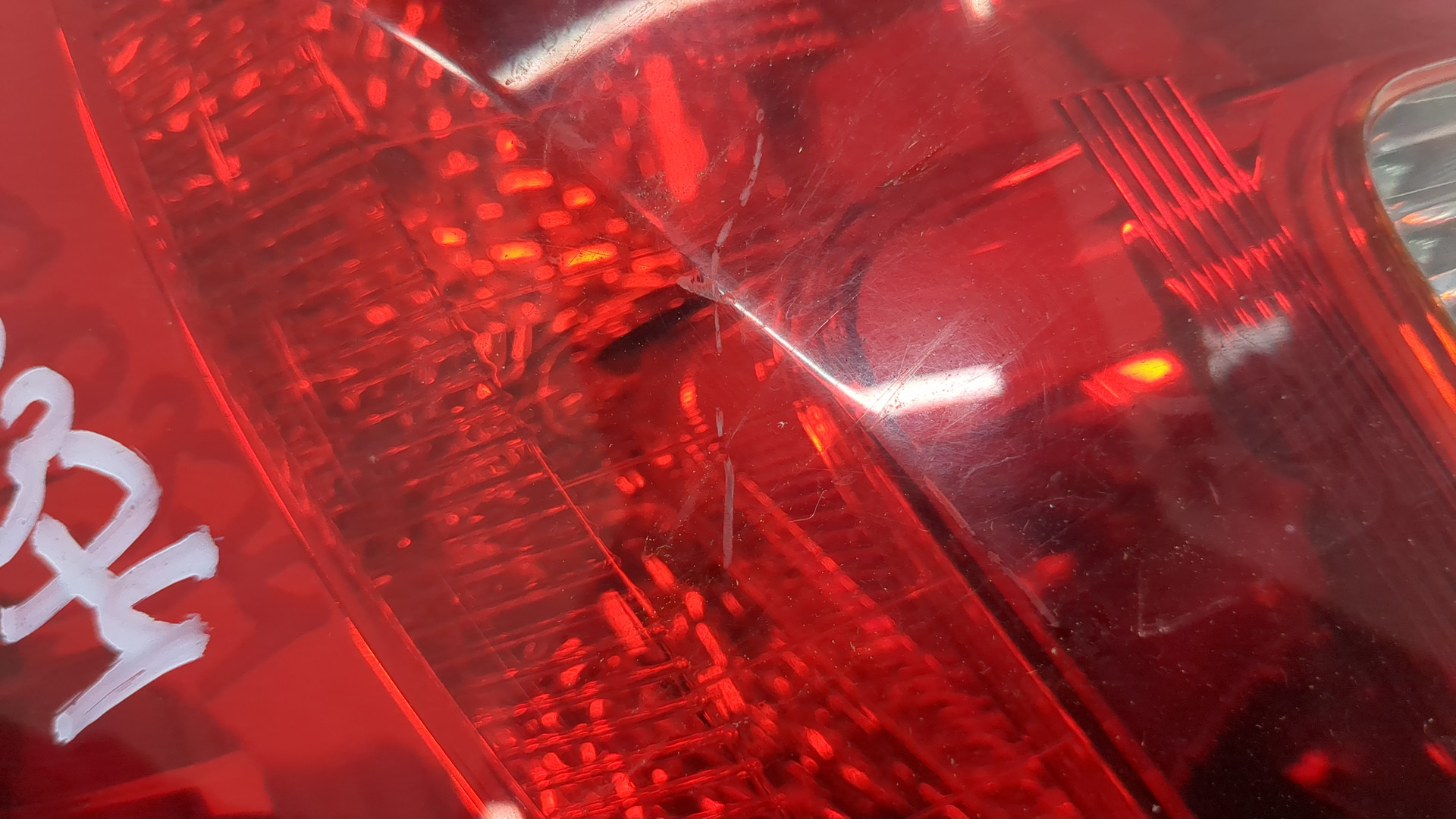 Фонарь задний левый