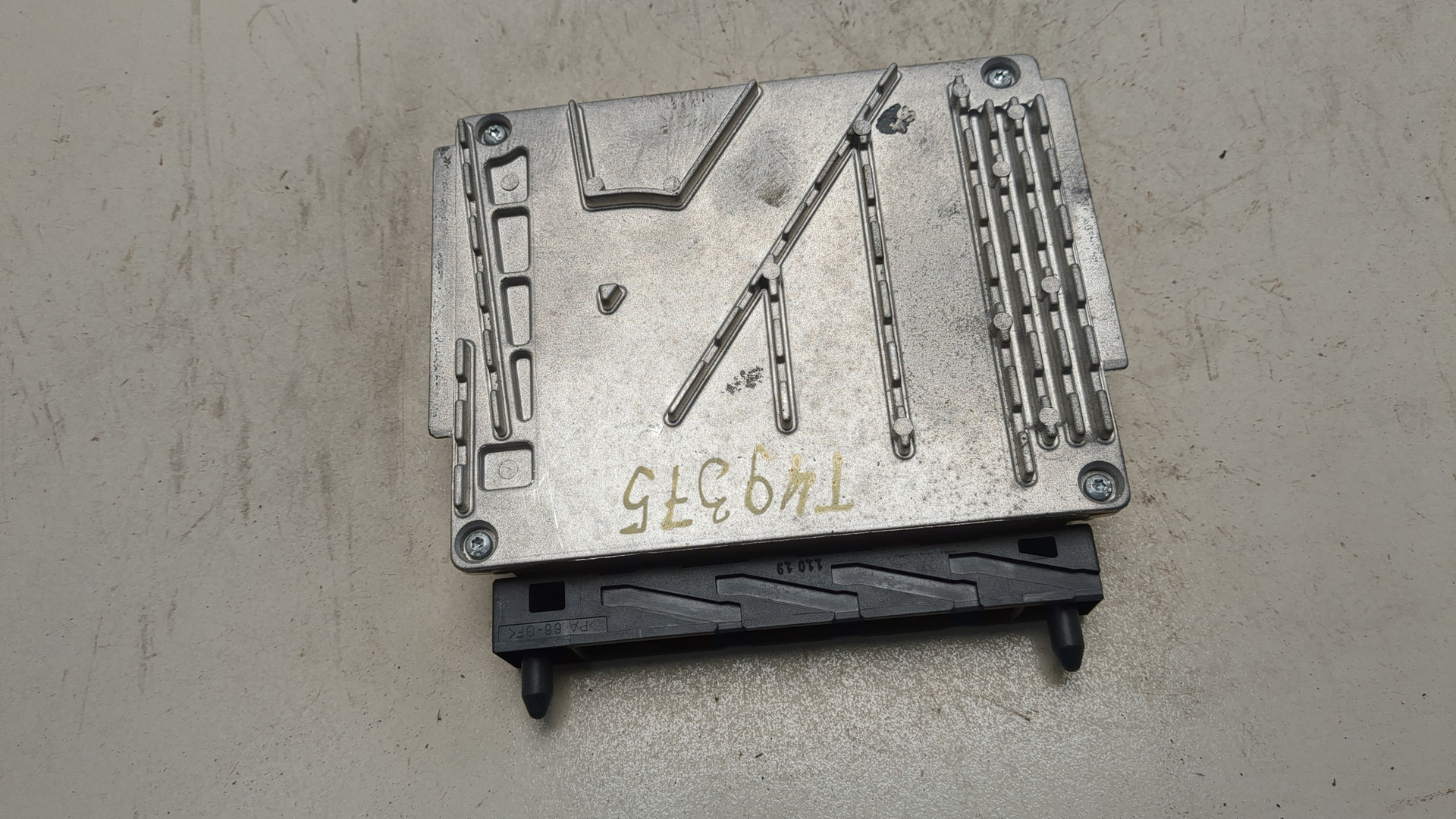 Блок управления двигателем