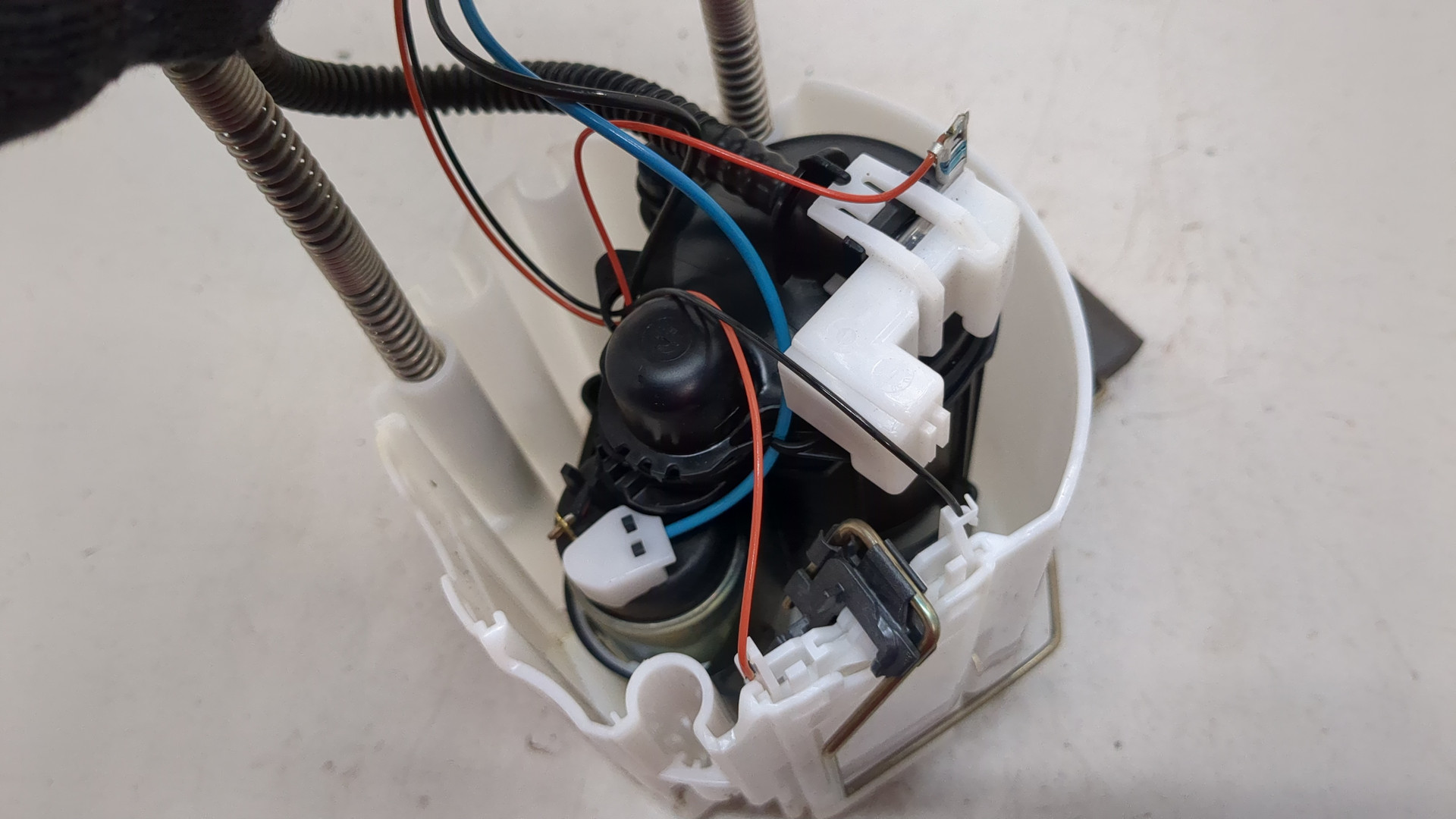 Насос топливный электрический