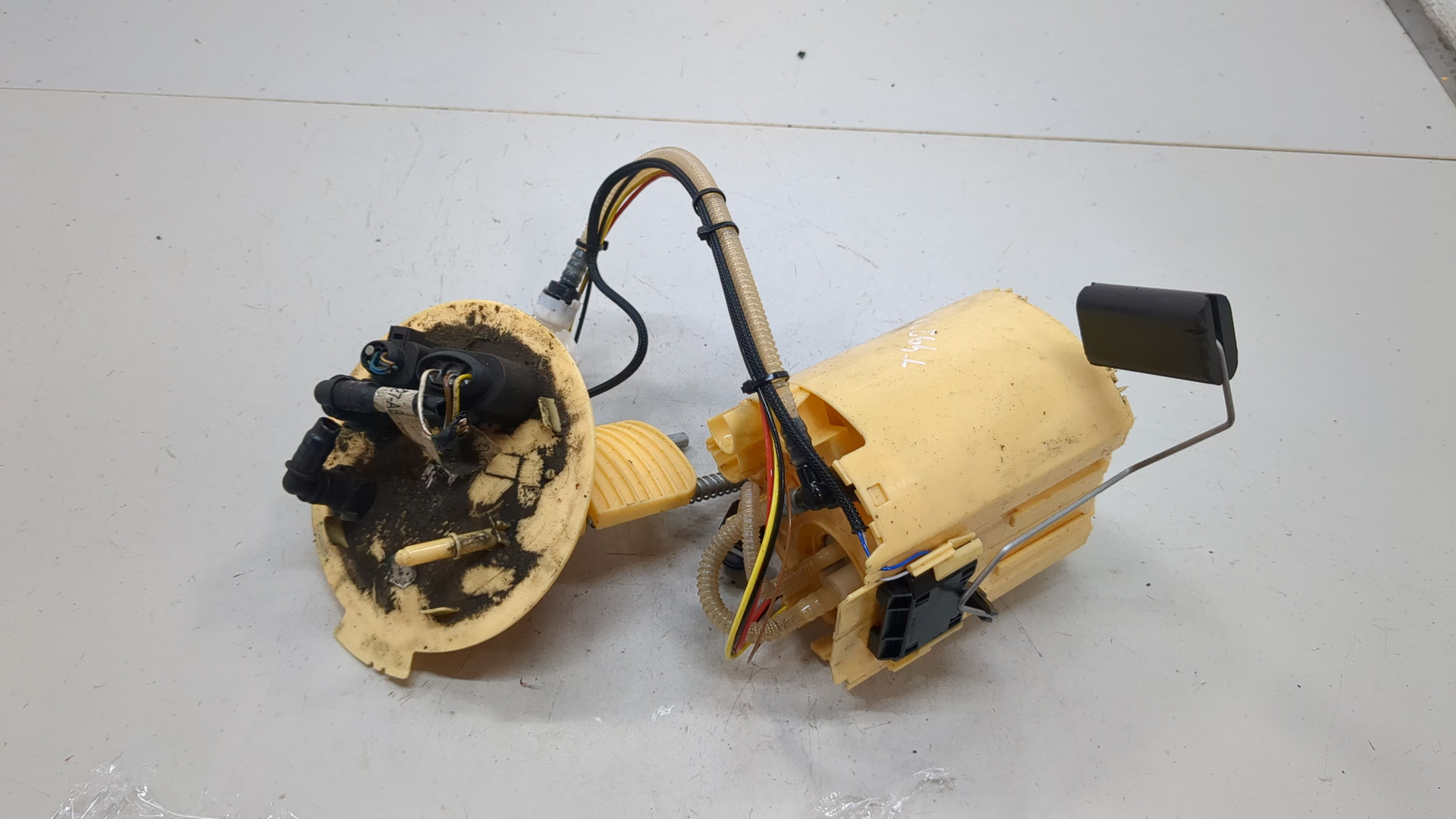 Насос топливный электрический