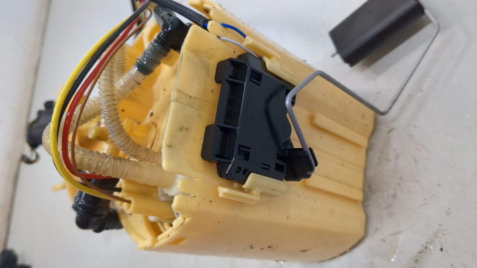 Насос топливный электрический