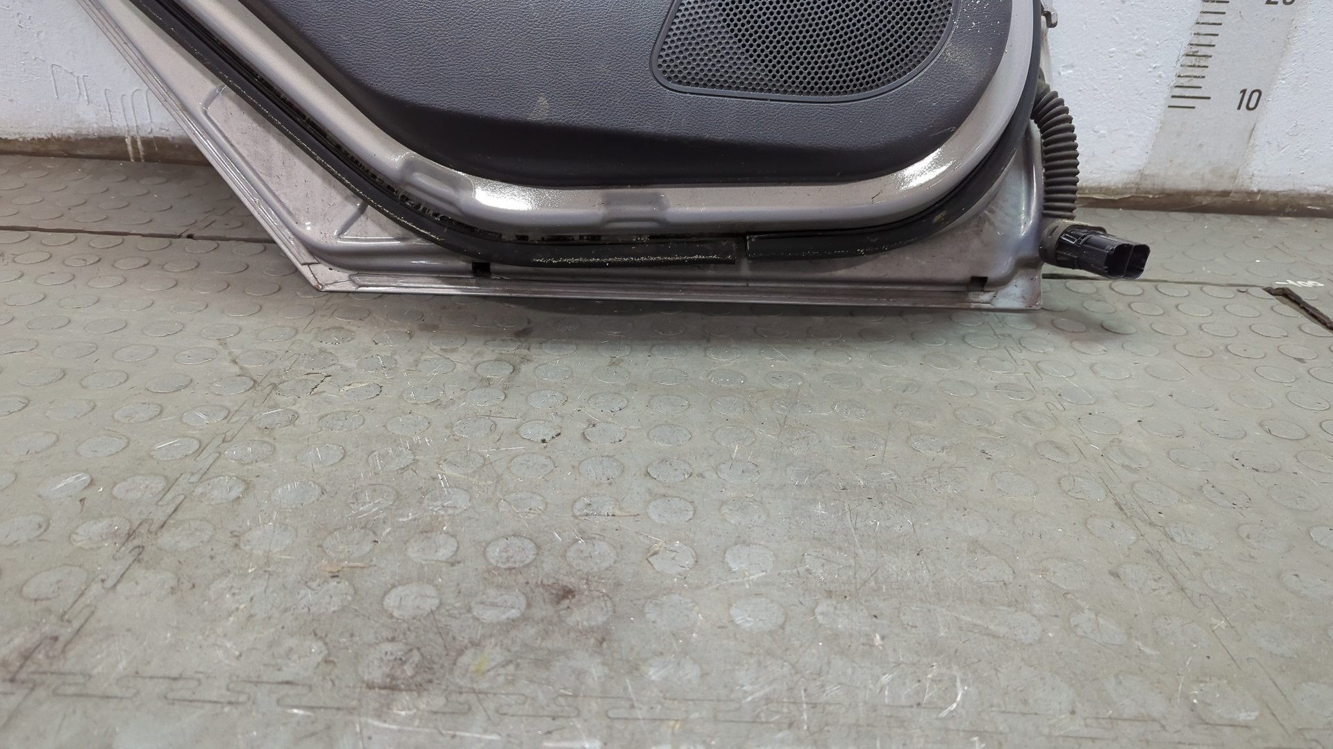 Дверь задняя левая