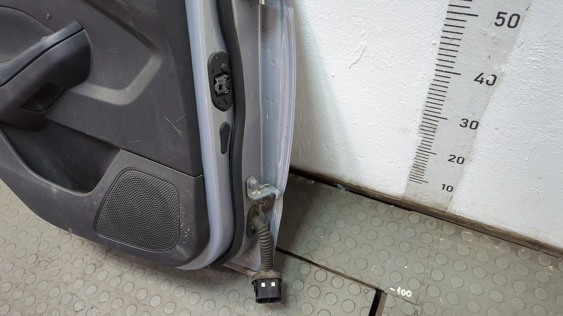 Дверь задняя левая