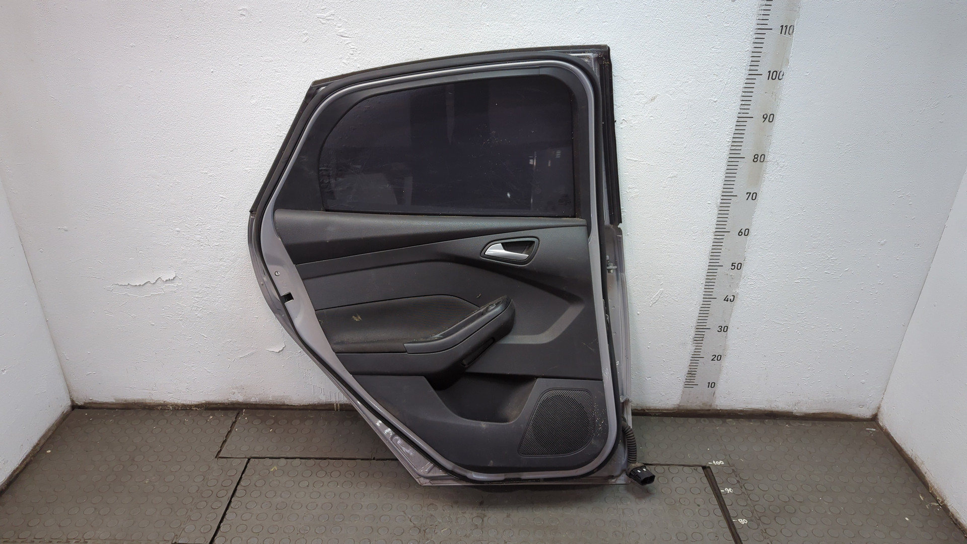 Дверь задняя левая