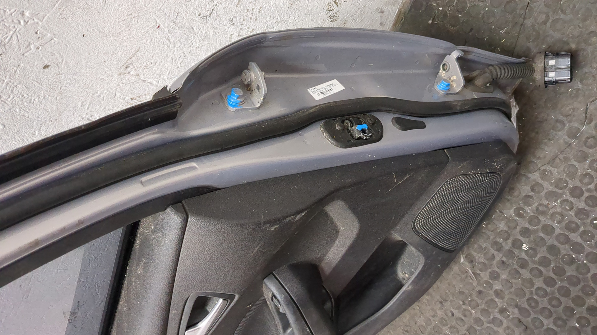 Дверь задняя левая