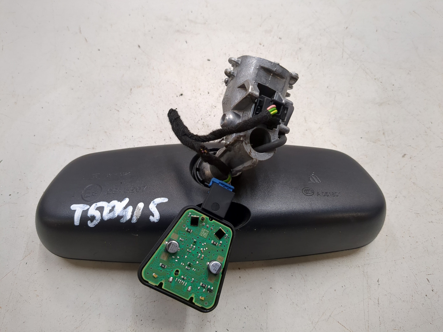 Зеркало заднего вида