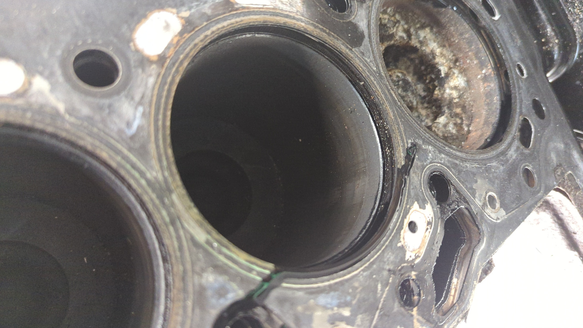 Блок двигателя