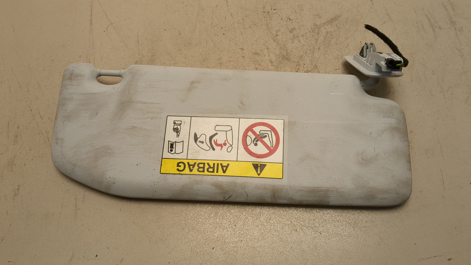 Козырек солнцезащитный