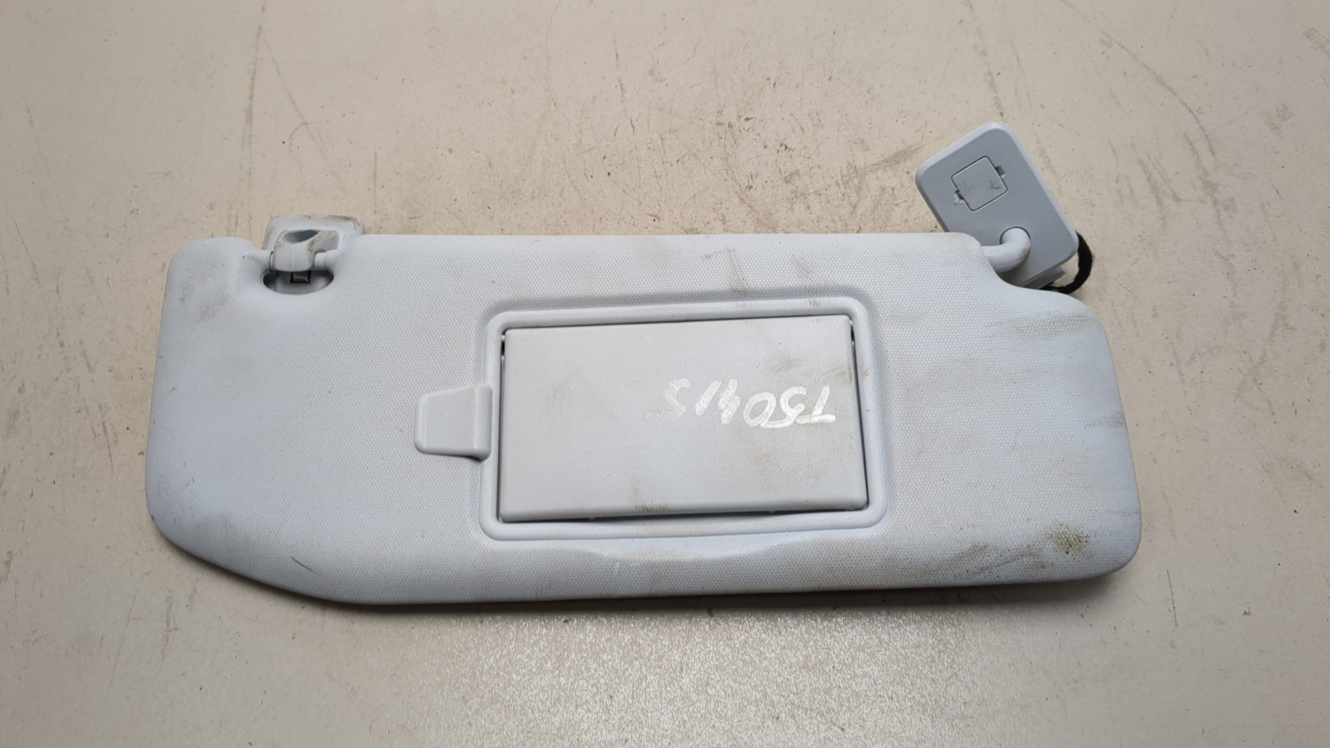 Козырек солнцезащитный