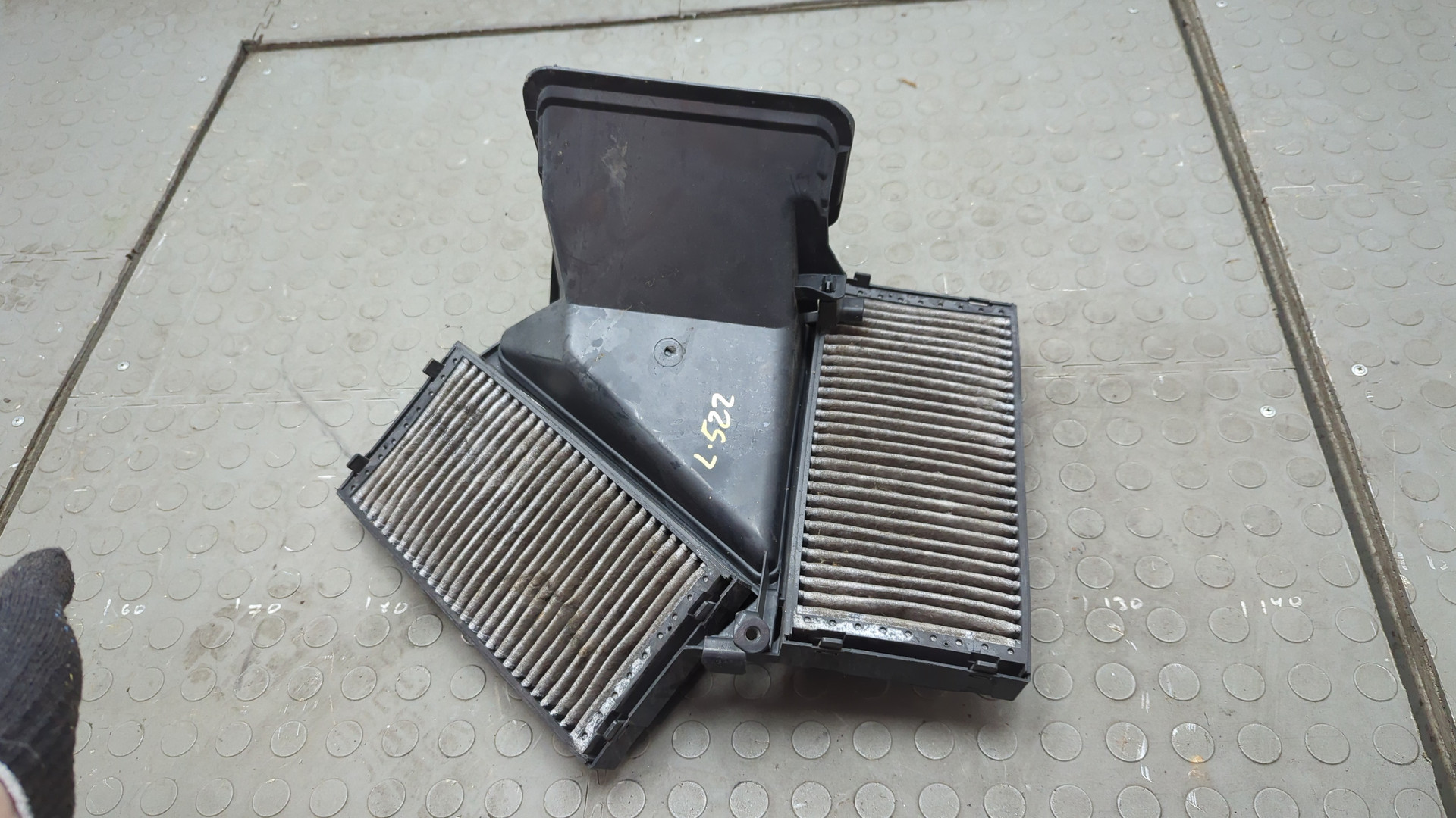 Корпус салонного фильтра