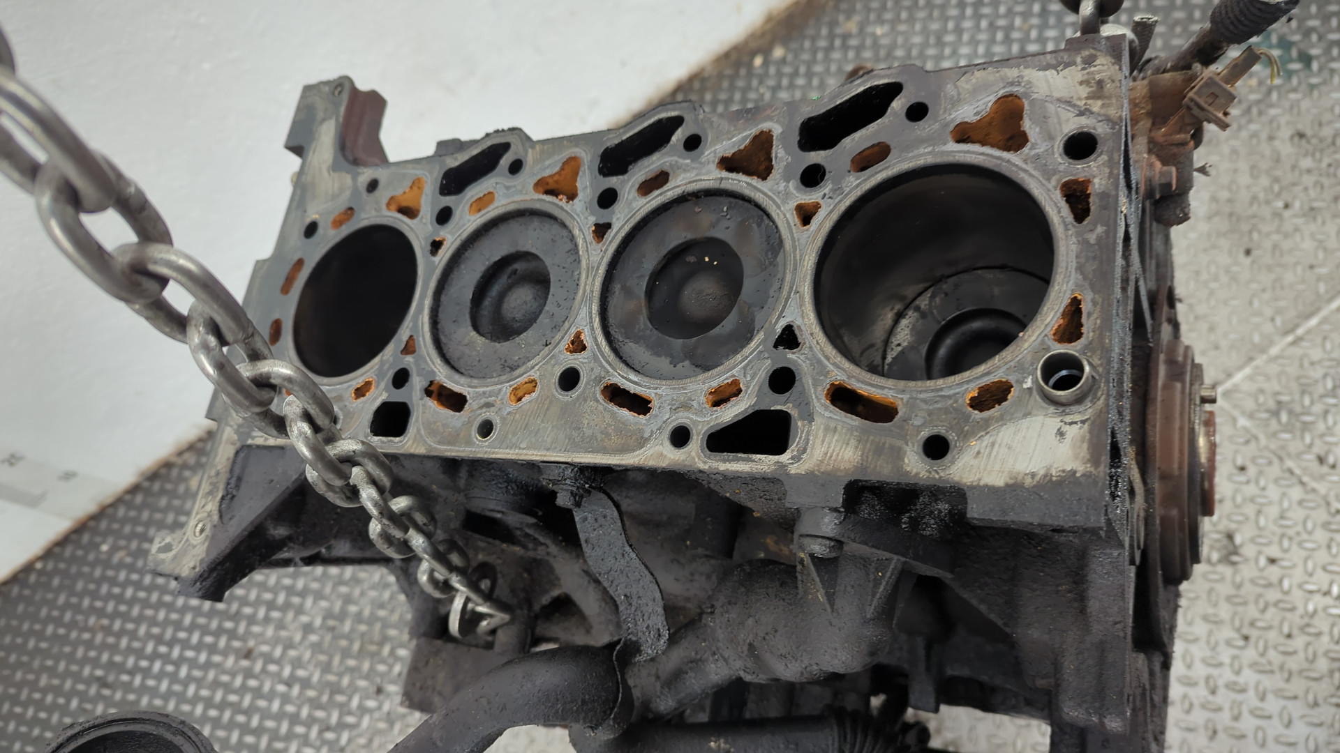 Блок двигателя