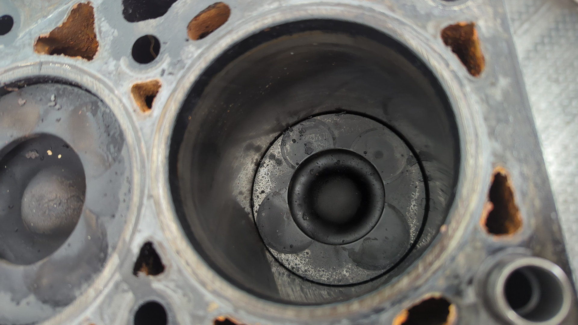 Блок двигателя