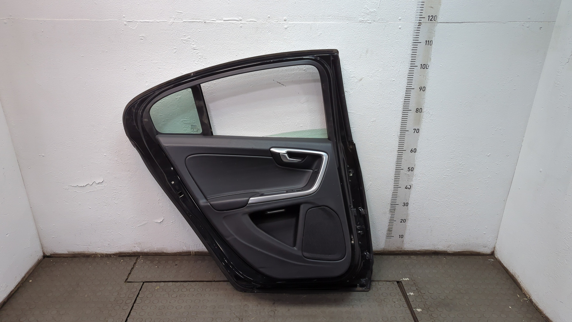 Дверь задняя левая
