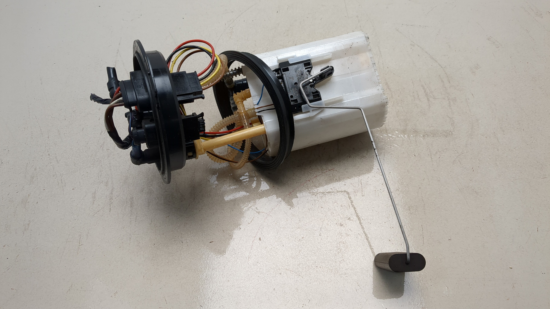 Насос топливный электрический