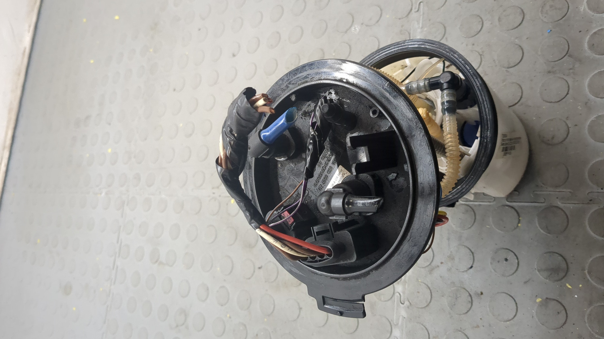 Насос топливный электрический