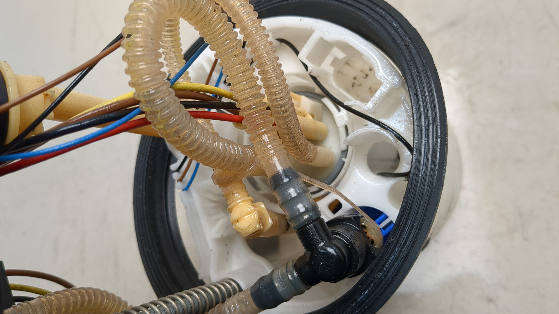 Насос топливный электрический