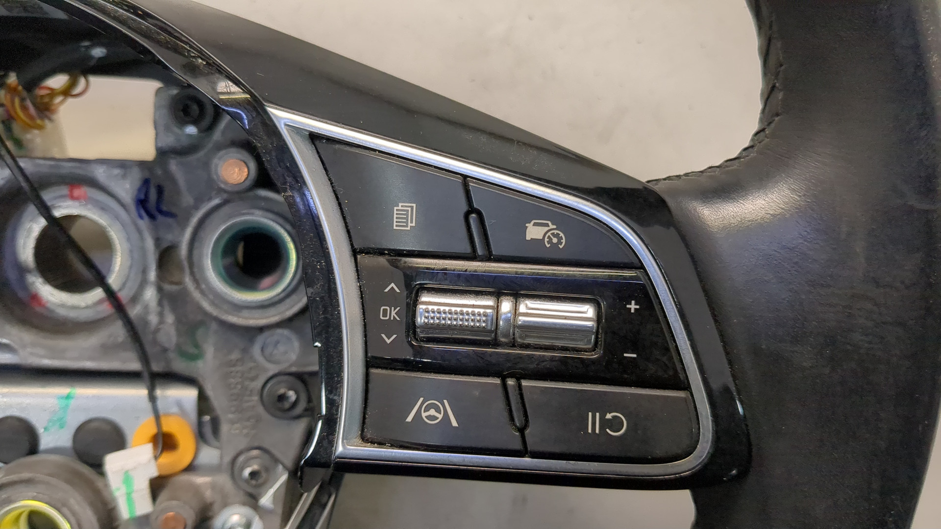 Рулевое колесо (руль)