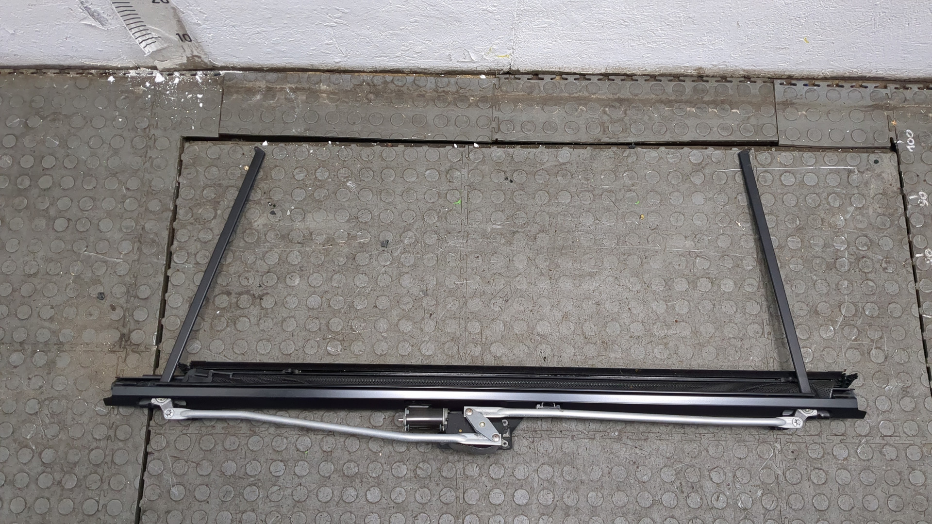 Шторка солнцезащитная