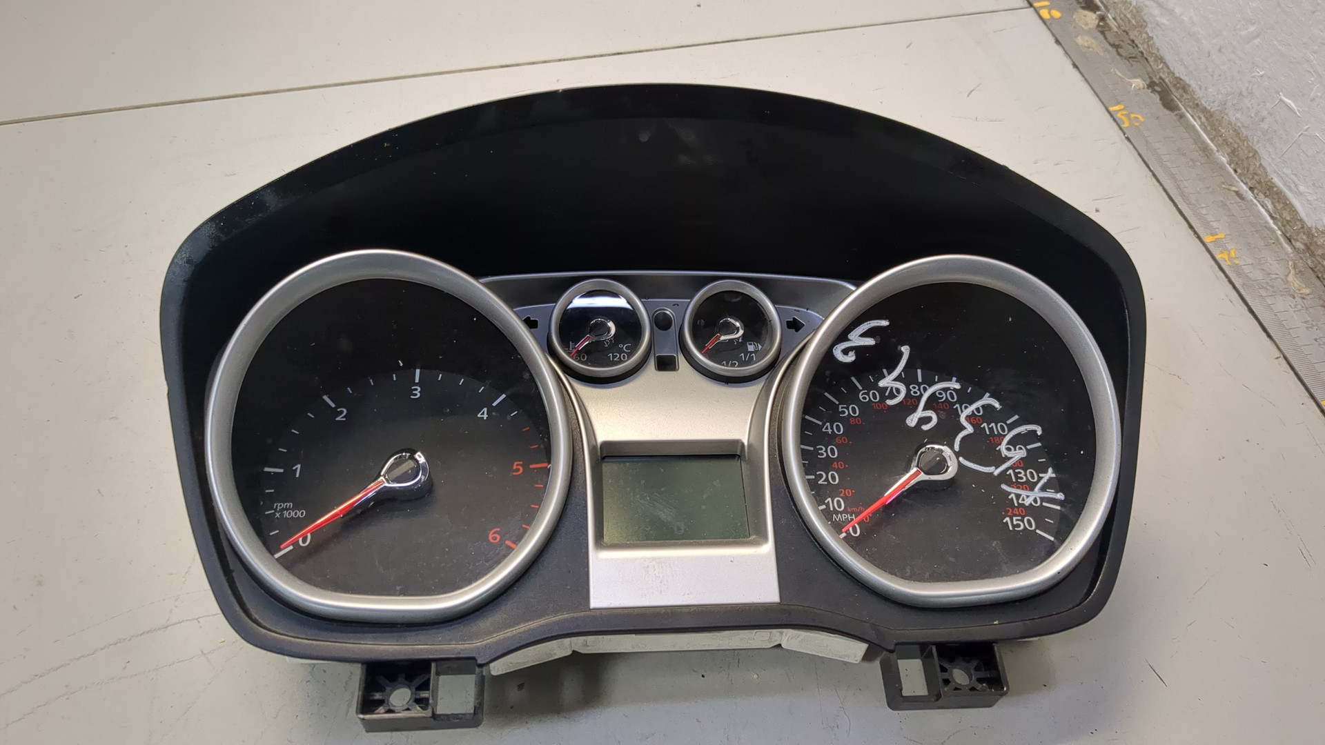 Панель приборов