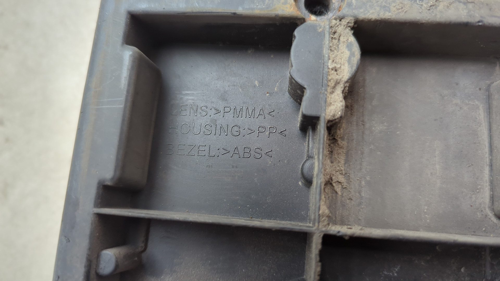 Фонарь задний левый