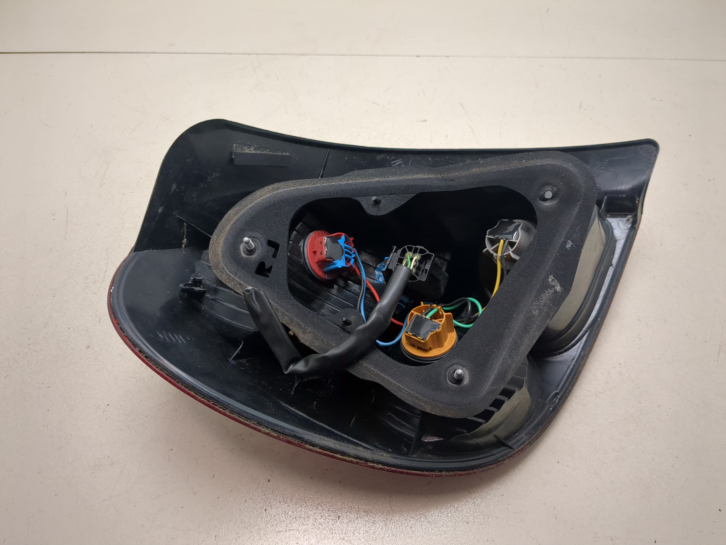 Фонарь задний правый