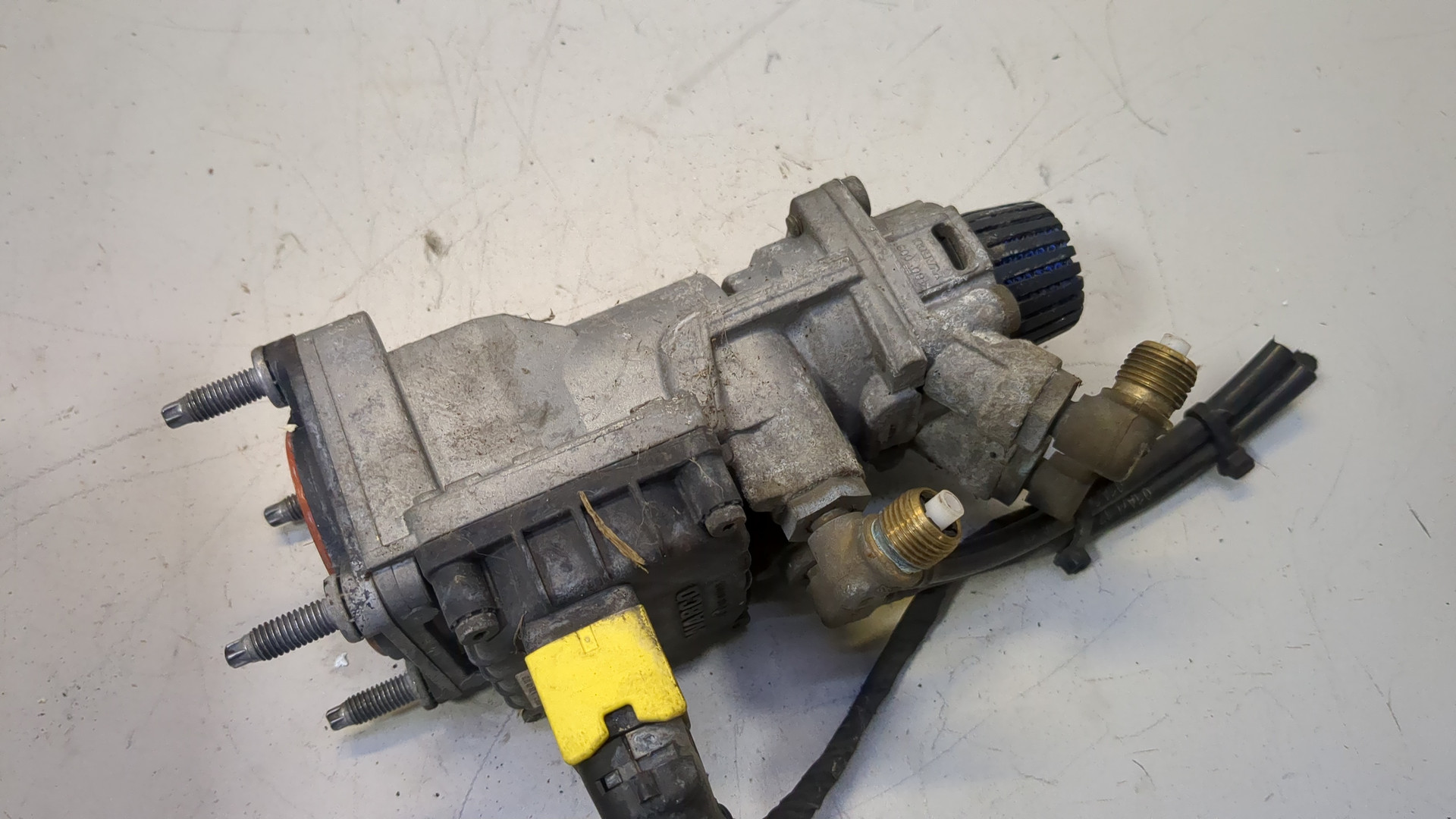 Кран тормозной главный