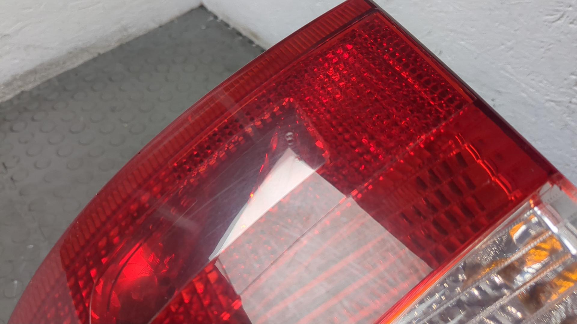 Фонарь задний правый