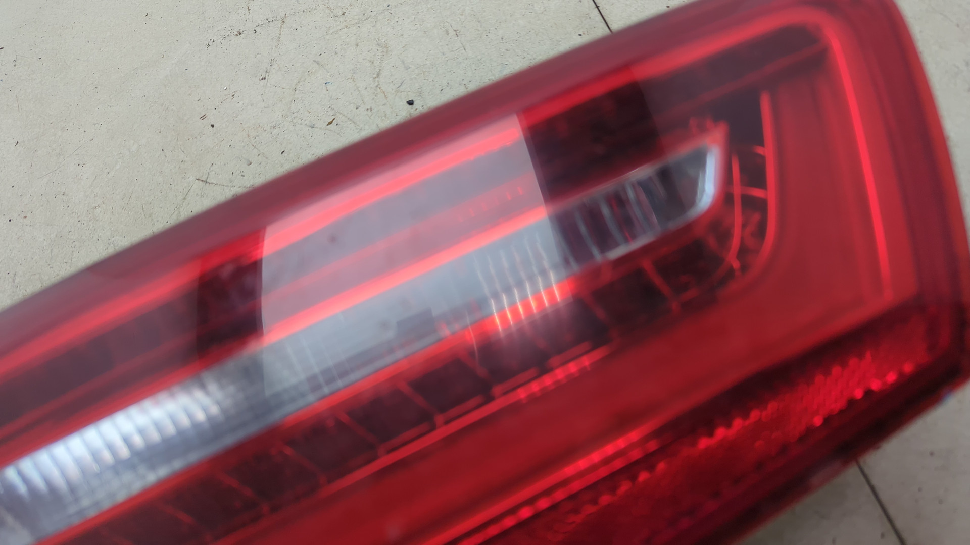 Фонарь задний внутренний левый