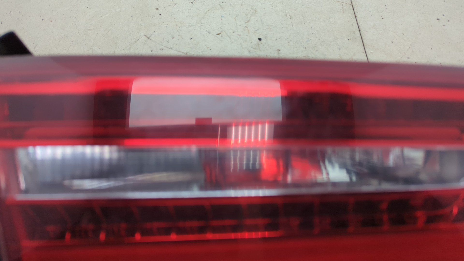 Фонарь задний внутренний левый