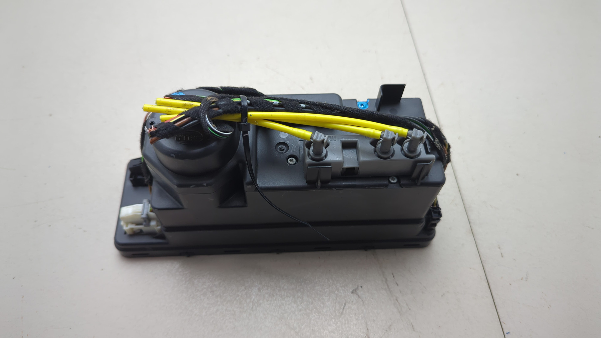 Вакуумное устройство системы центрального замка