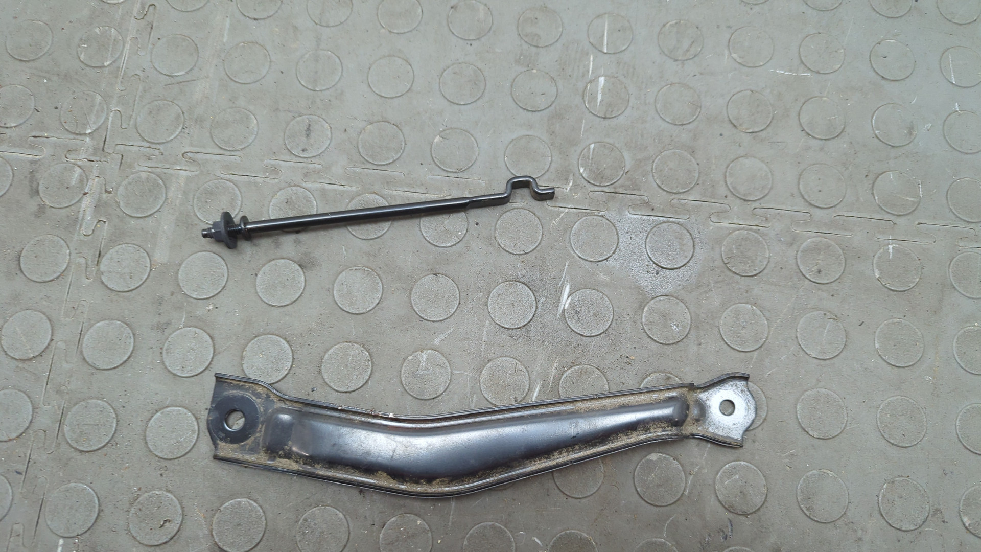 Кронштейн (сопут. товар)