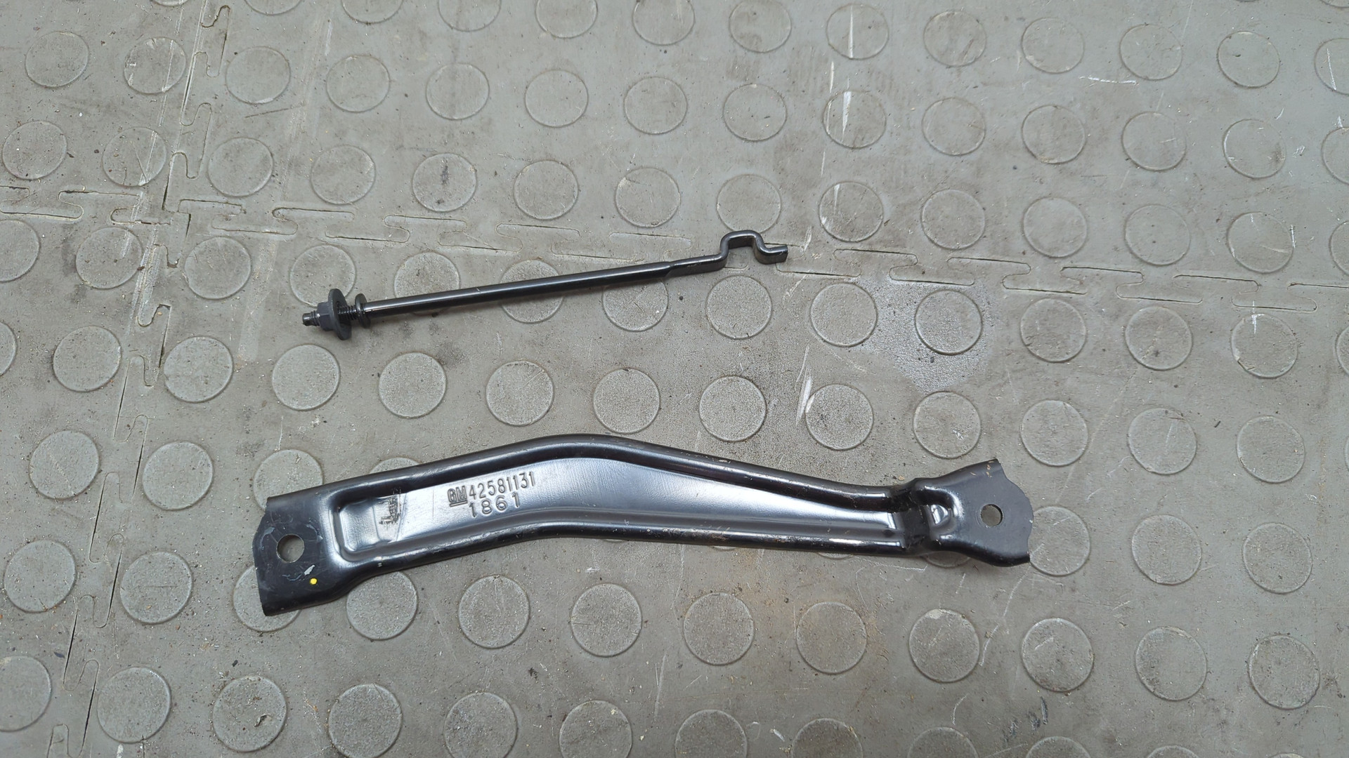 Кронштейн (сопут. товар)