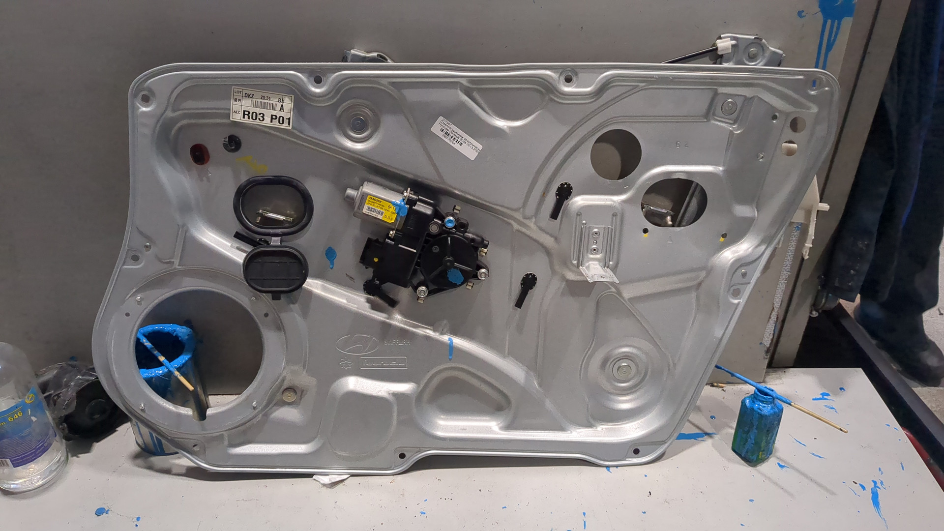 Стеклоподъемник электр. передний правый