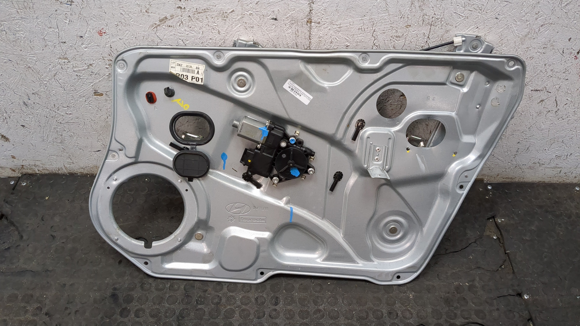 Стеклоподъемник электр. передний правый