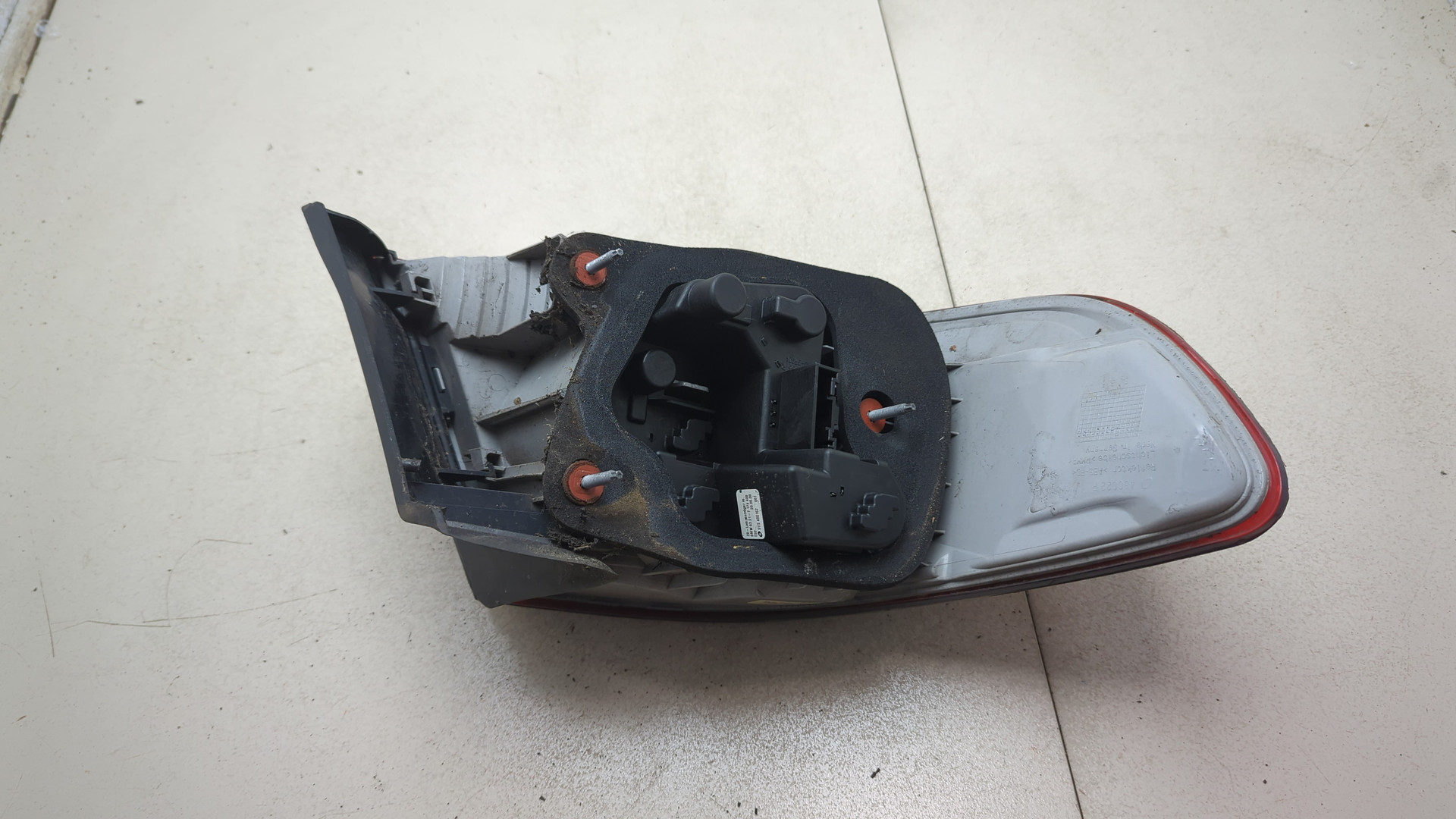 Фонарь задний правый