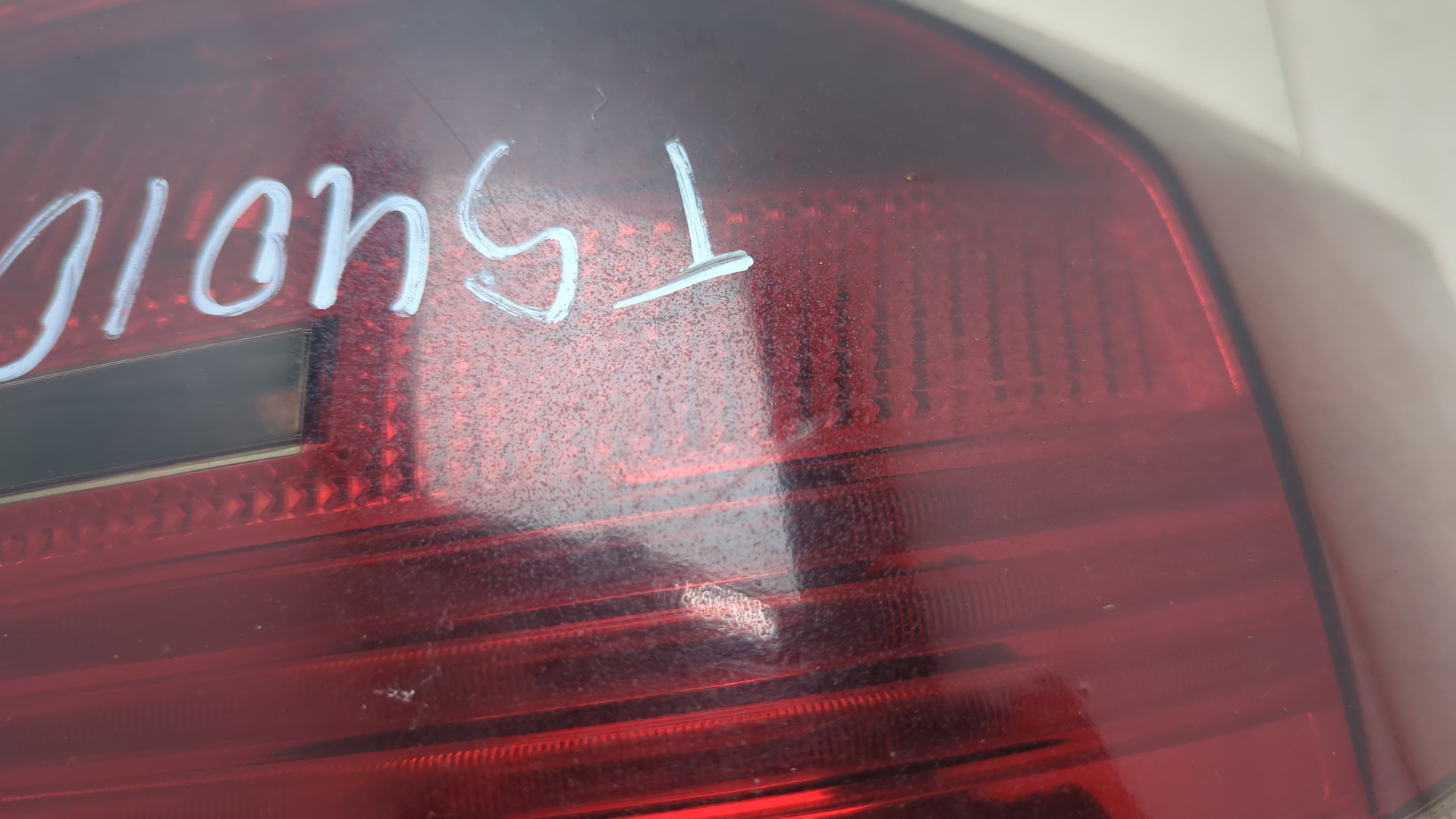 Фонарь задний правый