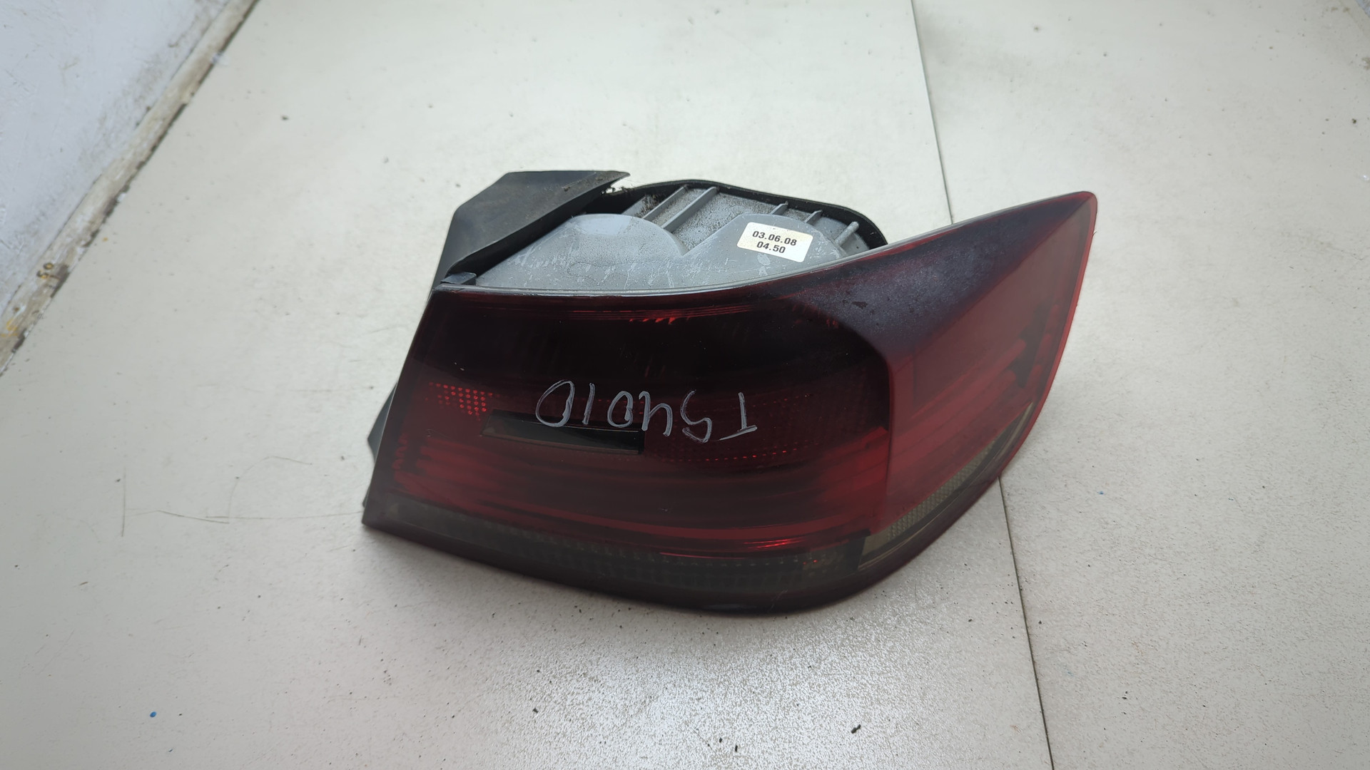 Фонарь задний правый