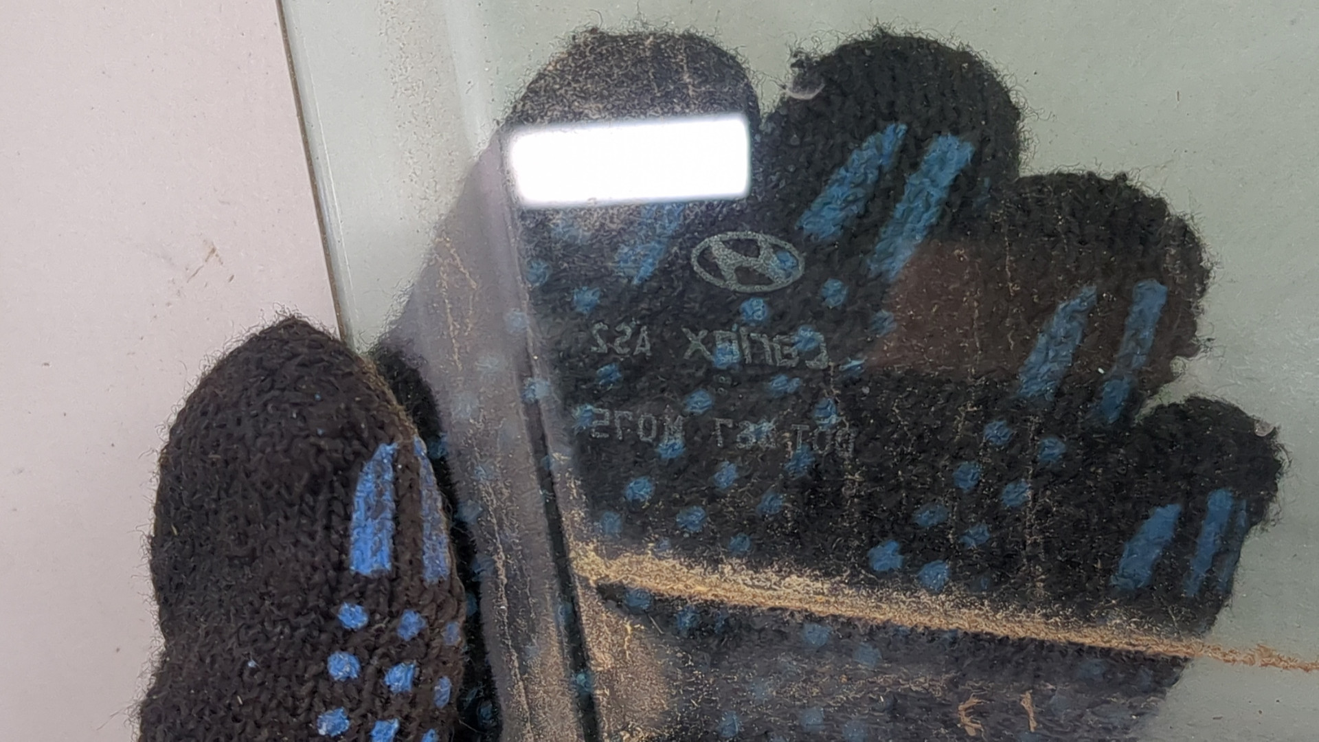 Стекло двери передней правой