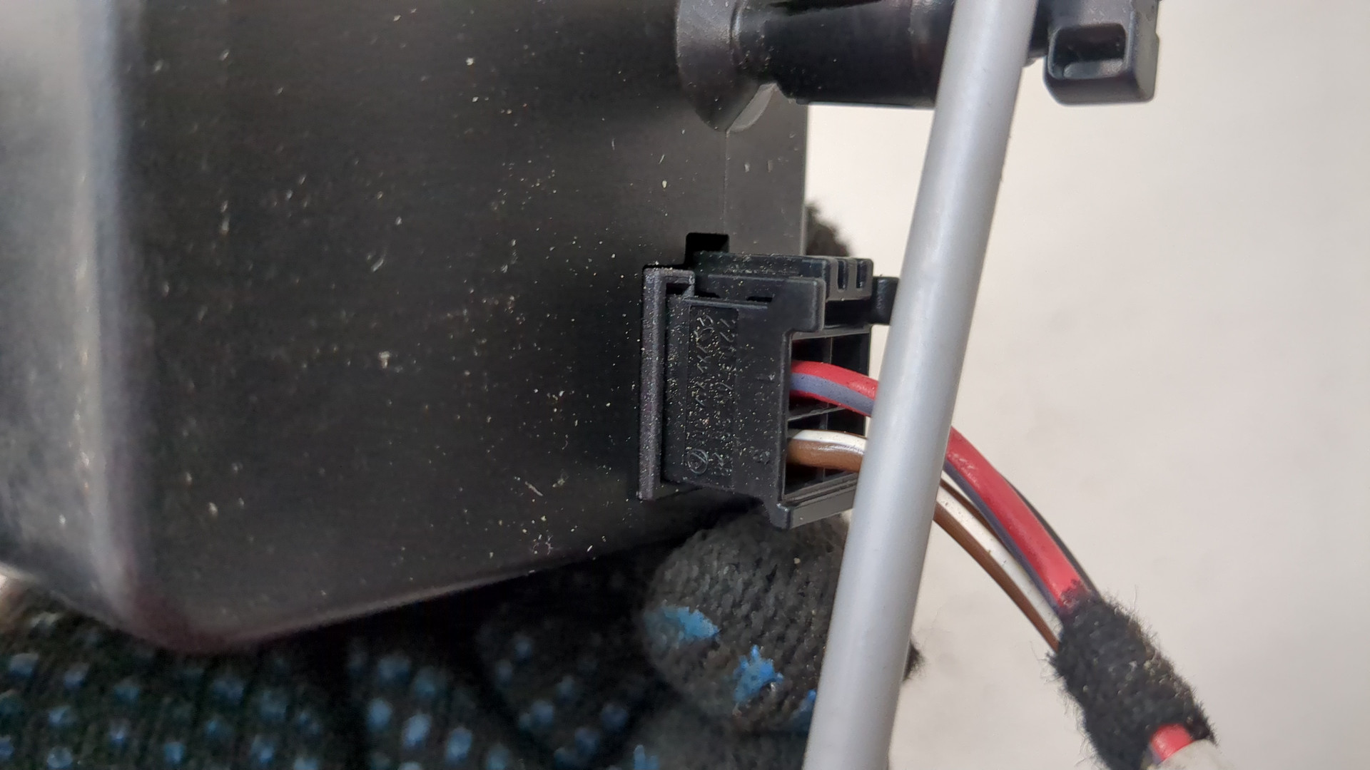 Вакуумное устройство системы центрального замка