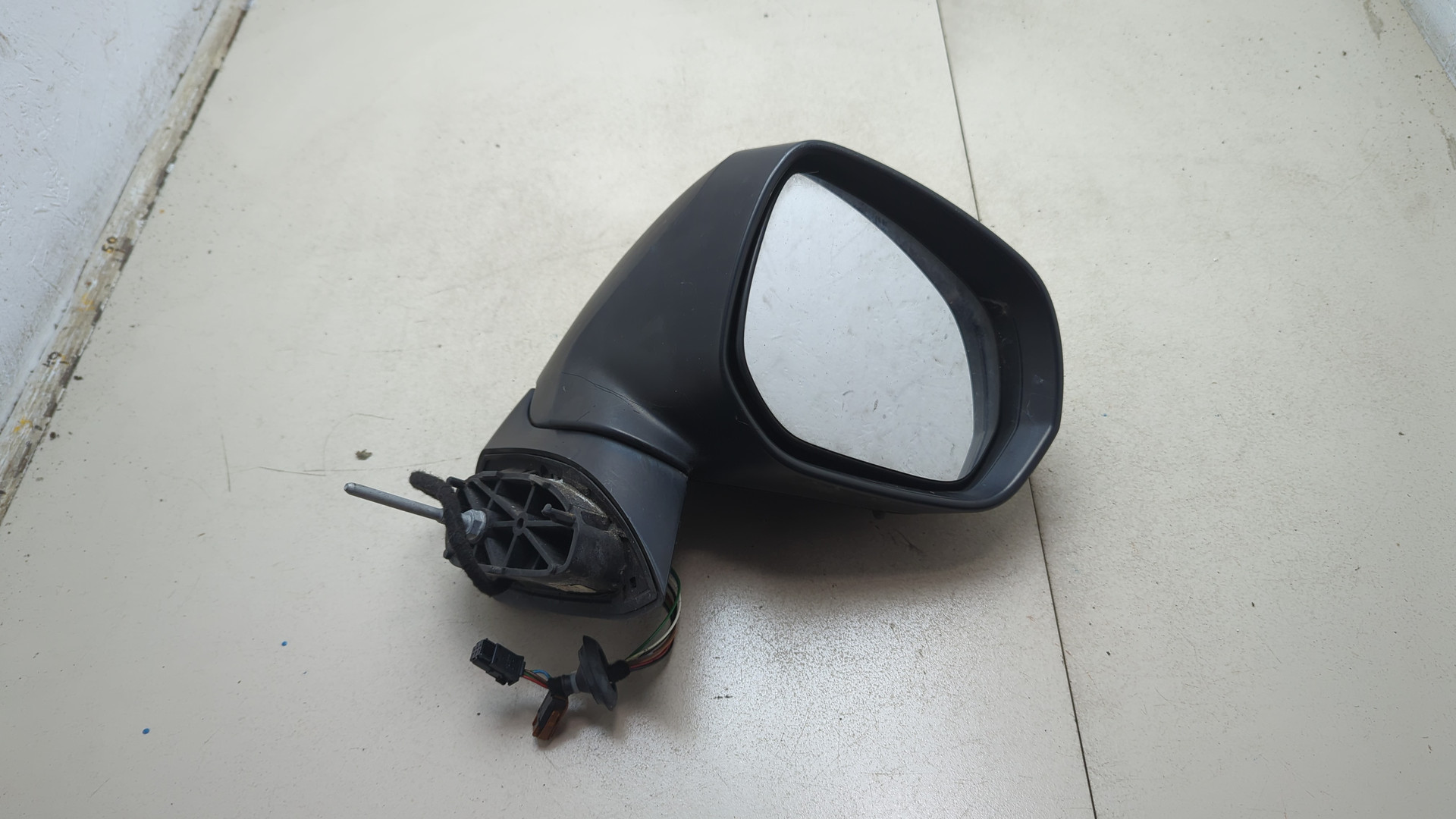 Зеркало правое электрическое