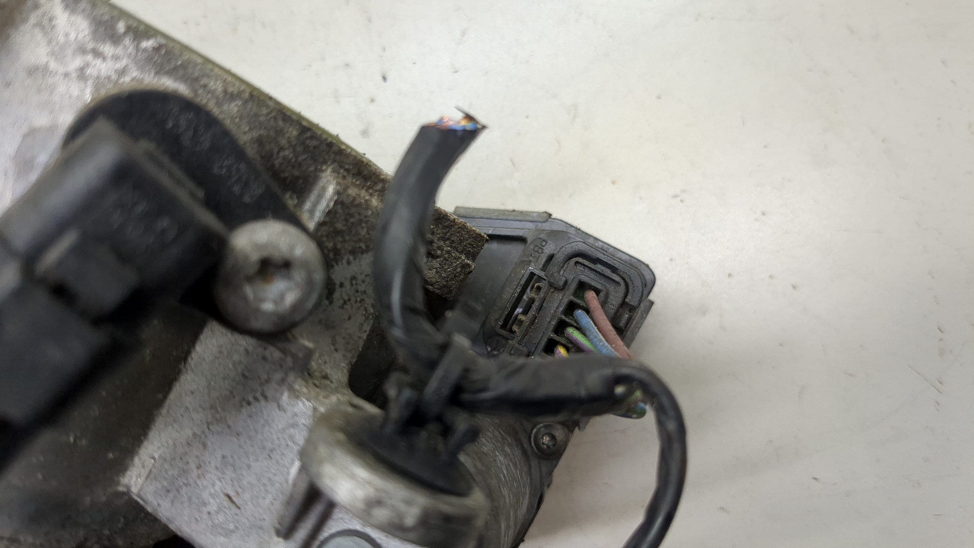 Заслонка дроссельная электрическая