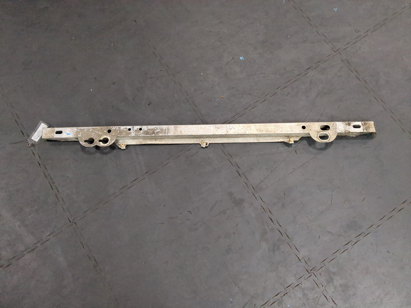 Балка подрадиаторная